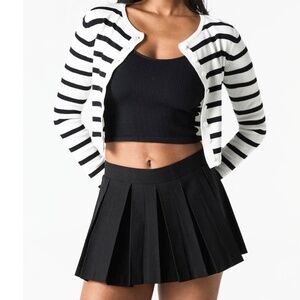 NWT Charlotte Russe Black Pleated Skort Sz S - Y2K Trendsetter